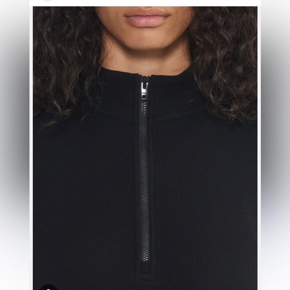 Aritzia TNA homestretch Black Half zip - Picture 2 of 5